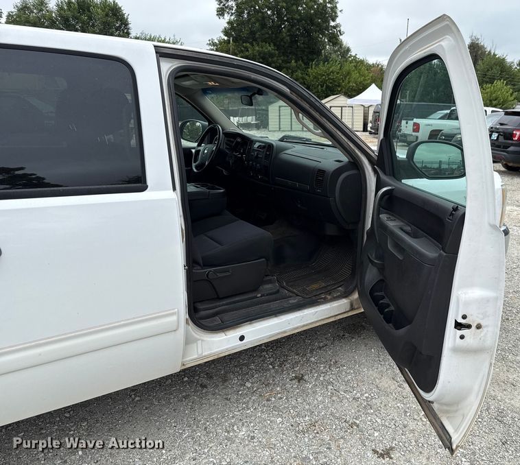 image for item EU2002 2012 Chevrolet Silverado 1500 Crew Cab pickup truck