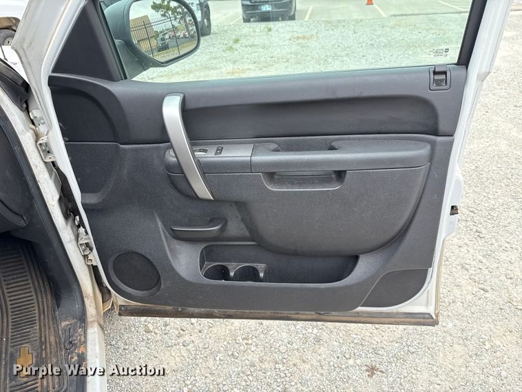 image for item EU2002 2012 Chevrolet Silverado 1500 Crew Cab pickup truck