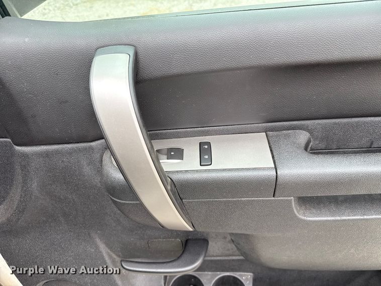 image for item EU2002 2012 Chevrolet Silverado 1500 Crew Cab pickup truck