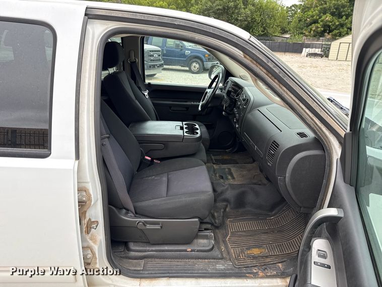 image for item EU2002 2012 Chevrolet Silverado 1500 Crew Cab pickup truck