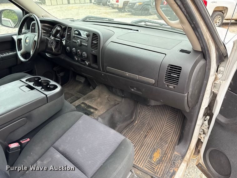 image for item EU2002 2012 Chevrolet Silverado 1500 Crew Cab pickup truck