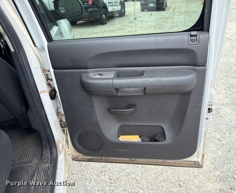 image for item EU2002 2012 Chevrolet Silverado 1500 Crew Cab pickup truck