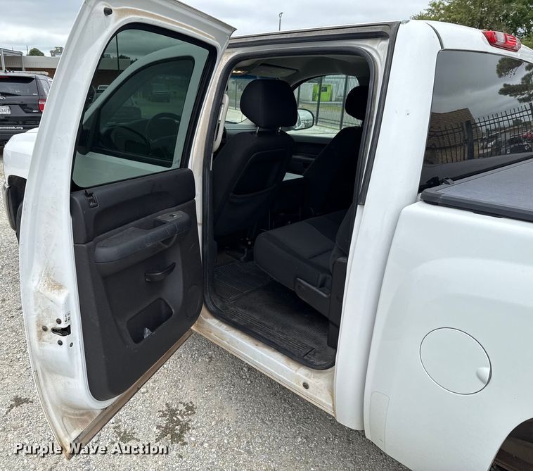 image for item EU2002 2012 Chevrolet Silverado 1500 Crew Cab pickup truck