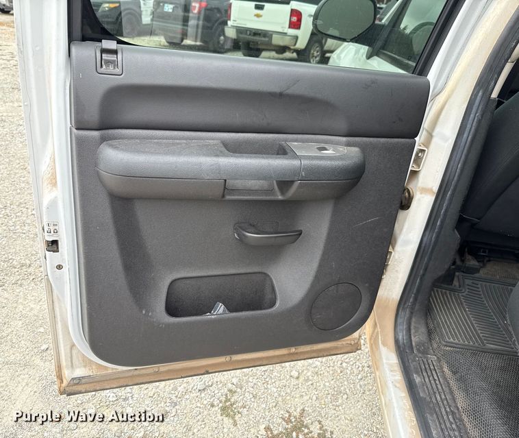 image for item EU2002 2012 Chevrolet Silverado 1500 Crew Cab pickup truck