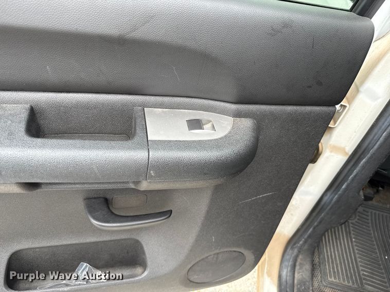 image for item EU2002 2012 Chevrolet Silverado 1500 Crew Cab pickup truck