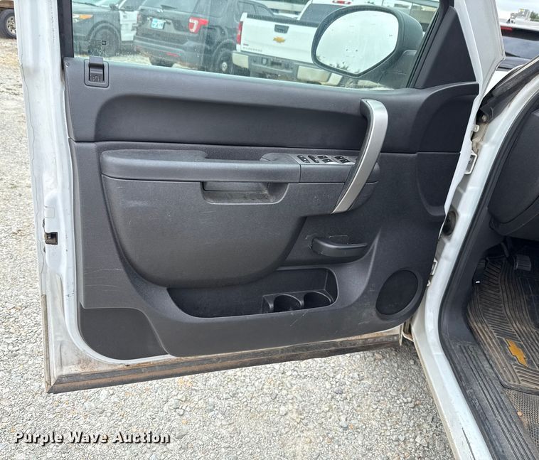 image for item EU2006 2012 Chevrolet Silverado 1500 Crew Cab pickup truck