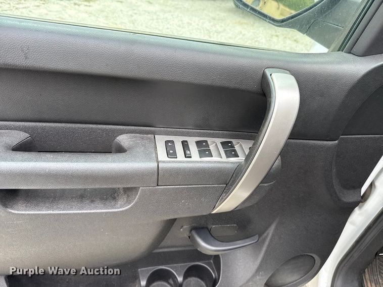 image for item EU2006 2012 Chevrolet Silverado 1500 Crew Cab pickup truck