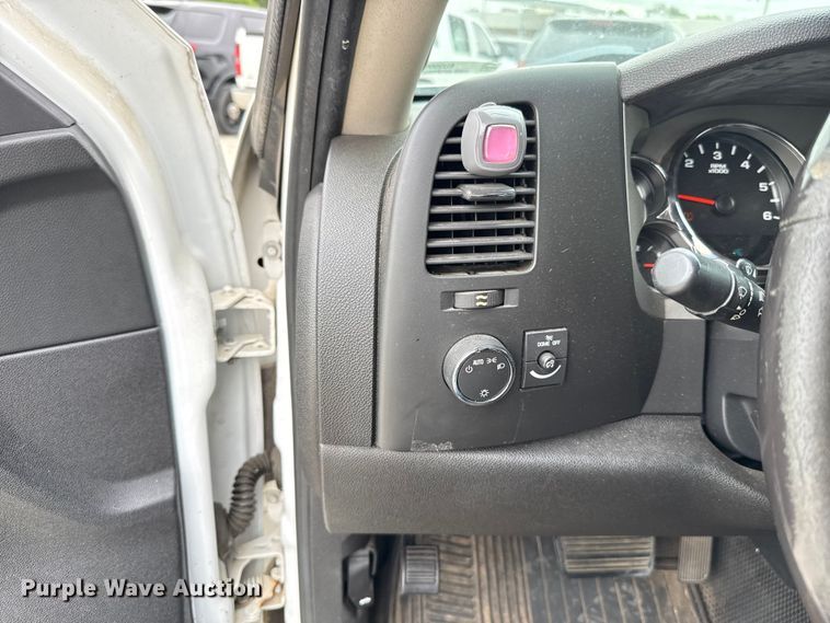 image for item EU2006 2012 Chevrolet Silverado 1500 Crew Cab pickup truck