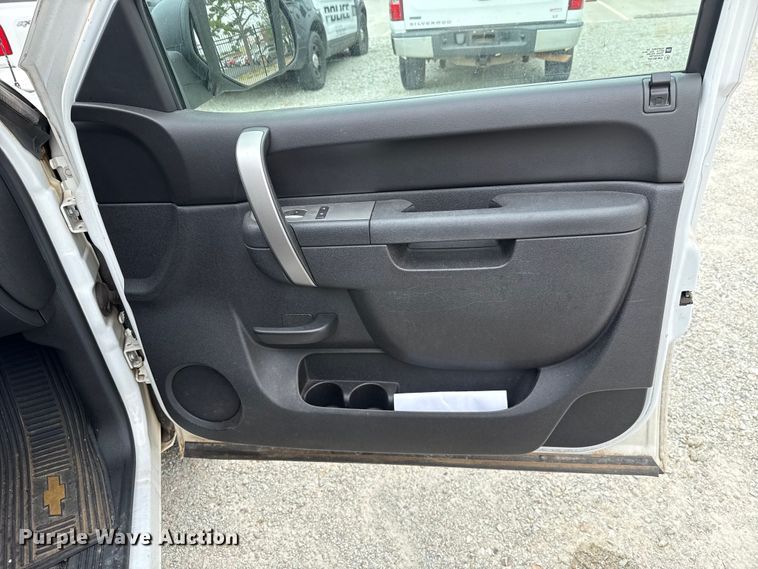 image for item EU2006 2012 Chevrolet Silverado 1500 Crew Cab pickup truck