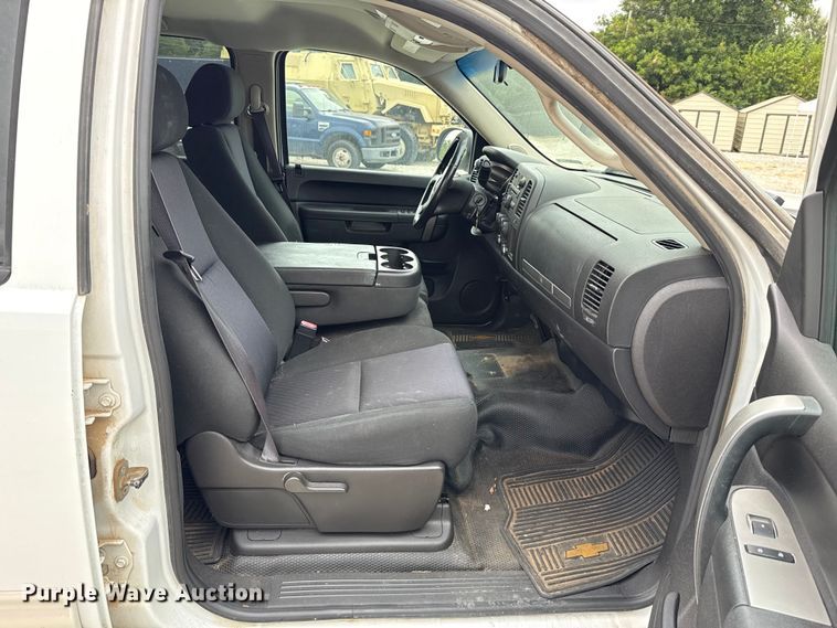 image for item EU2006 2012 Chevrolet Silverado 1500 Crew Cab pickup truck