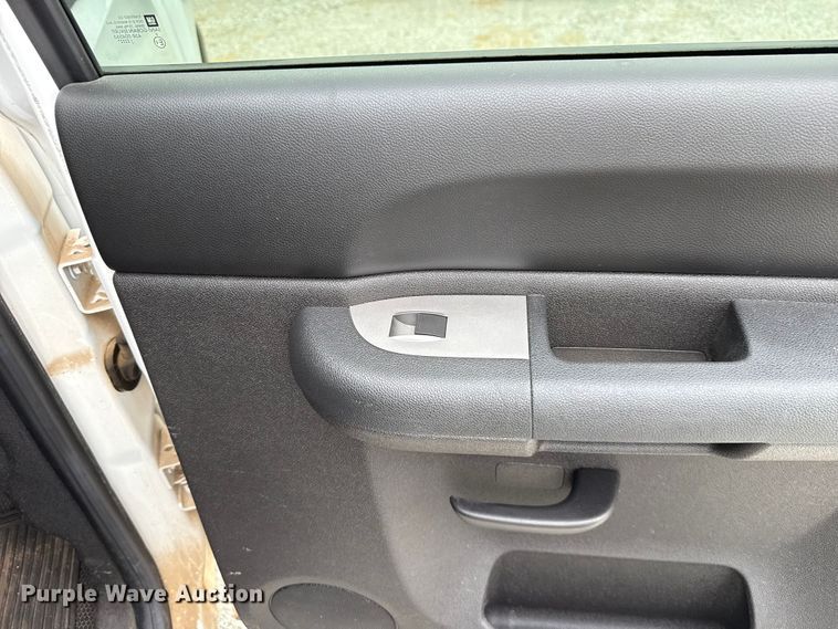 image for item EU2006 2012 Chevrolet Silverado 1500 Crew Cab pickup truck