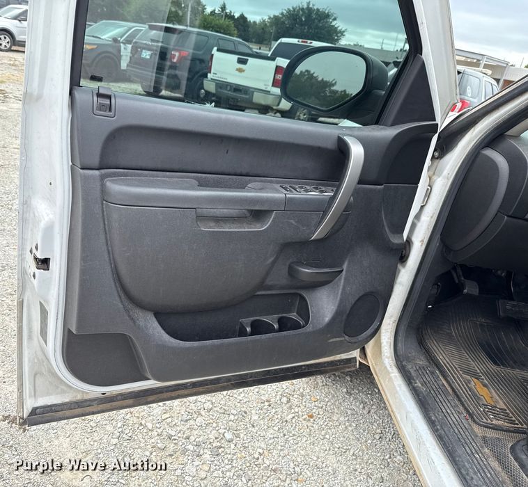 image for item EU2008 2012 Chevrolet Silverado 1500 Crew Cab pickup truck