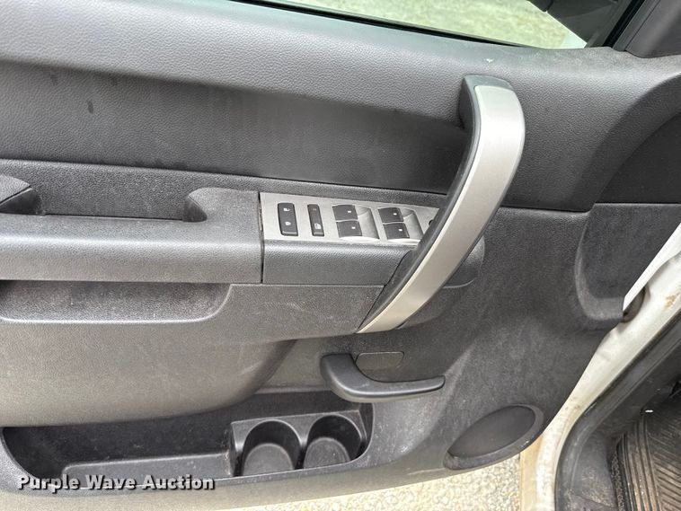 image for item EU2008 2012 Chevrolet Silverado 1500 Crew Cab pickup truck