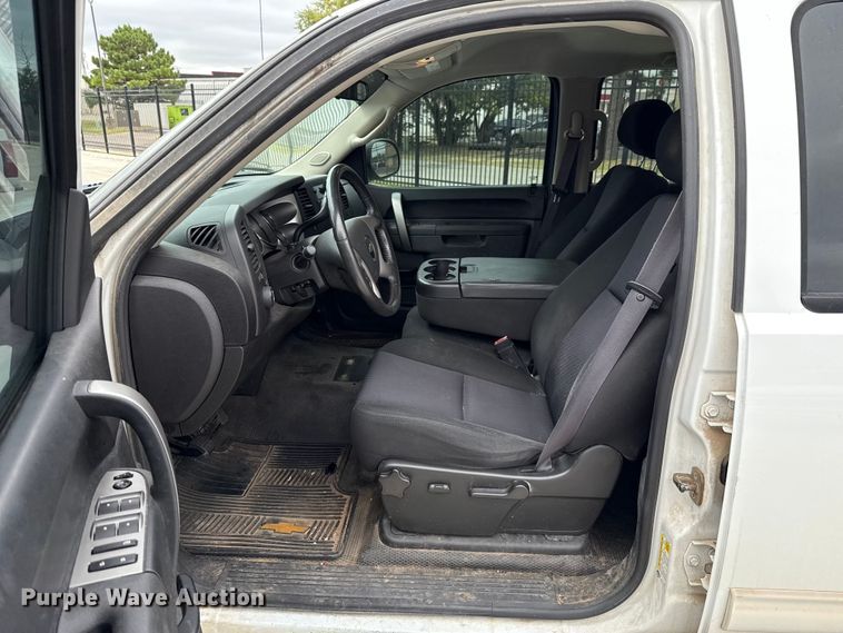 image for item EU2008 2012 Chevrolet Silverado 1500 Crew Cab pickup truck