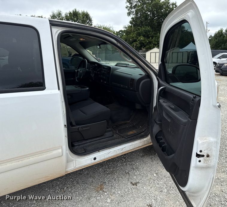 image for item EU2008 2012 Chevrolet Silverado 1500 Crew Cab pickup truck