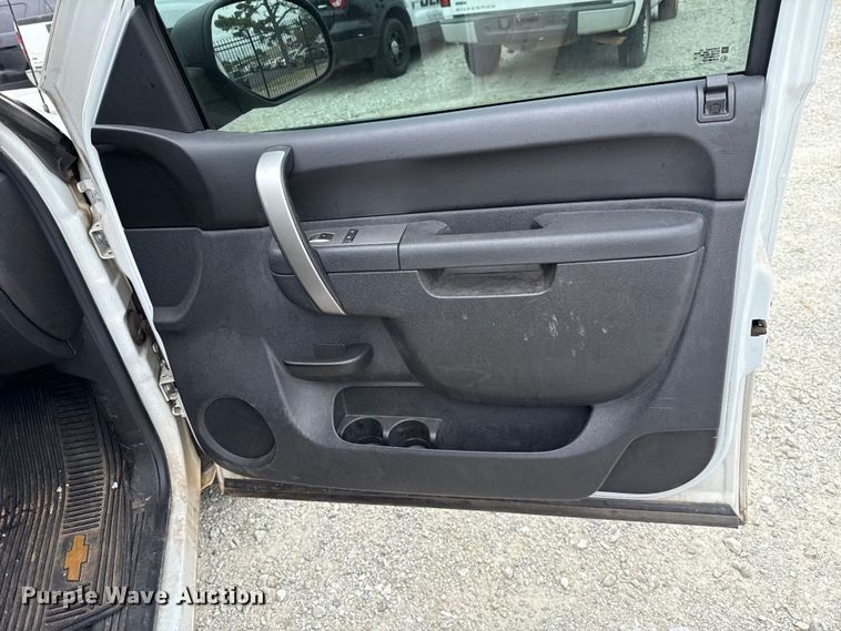 image for item EU2008 2012 Chevrolet Silverado 1500 Crew Cab pickup truck