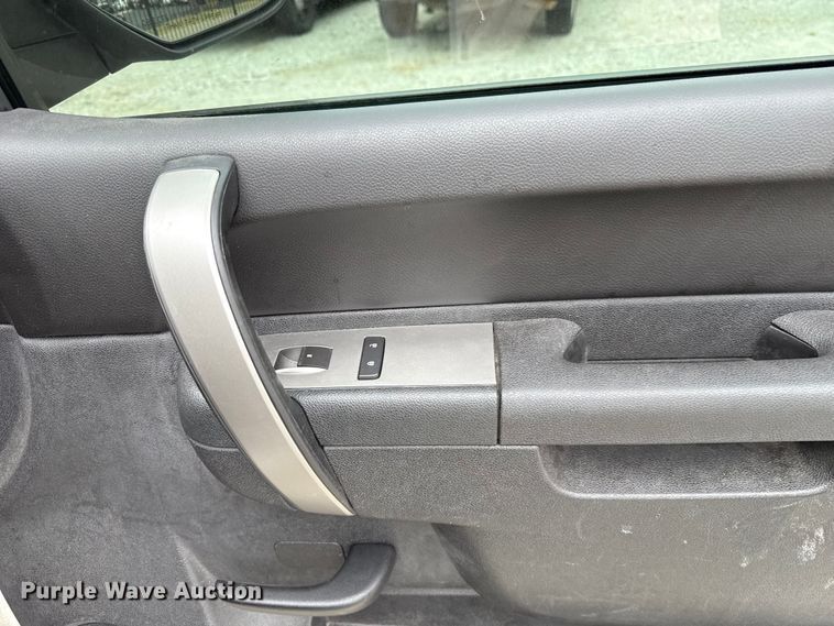 image for item EU2008 2012 Chevrolet Silverado 1500 Crew Cab pickup truck