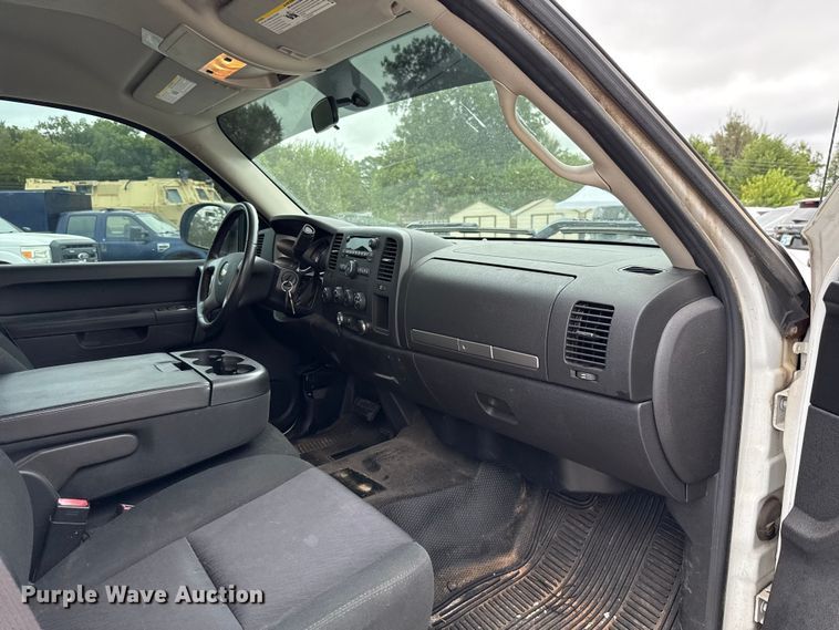 image for item EU2008 2012 Chevrolet Silverado 1500 Crew Cab pickup truck