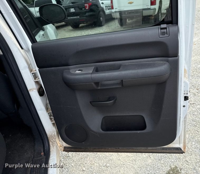 image for item EU2008 2012 Chevrolet Silverado 1500 Crew Cab pickup truck