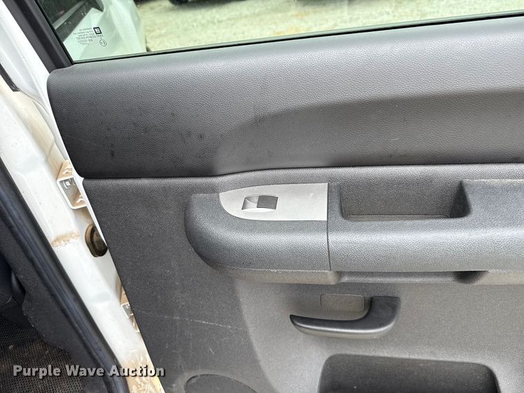 image for item EU2008 2012 Chevrolet Silverado 1500 Crew Cab pickup truck