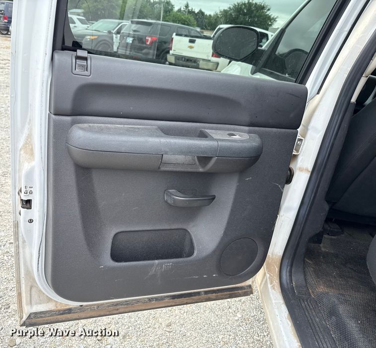 image for item EU2008 2012 Chevrolet Silverado 1500 Crew Cab pickup truck