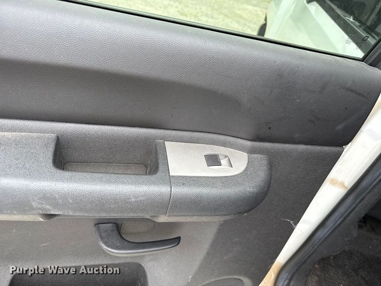 image for item EU2008 2012 Chevrolet Silverado 1500 Crew Cab pickup truck