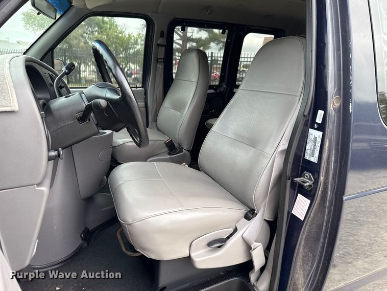 image for item EU2009 1999 Ford E350 van