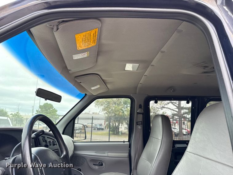 image for item EU2009 1999 Ford E350 van