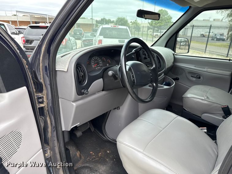 image for item EU2009 1999 Ford E350 van