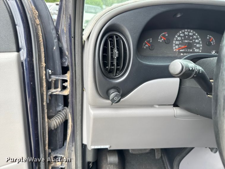 image for item EU2009 1999 Ford E350 van