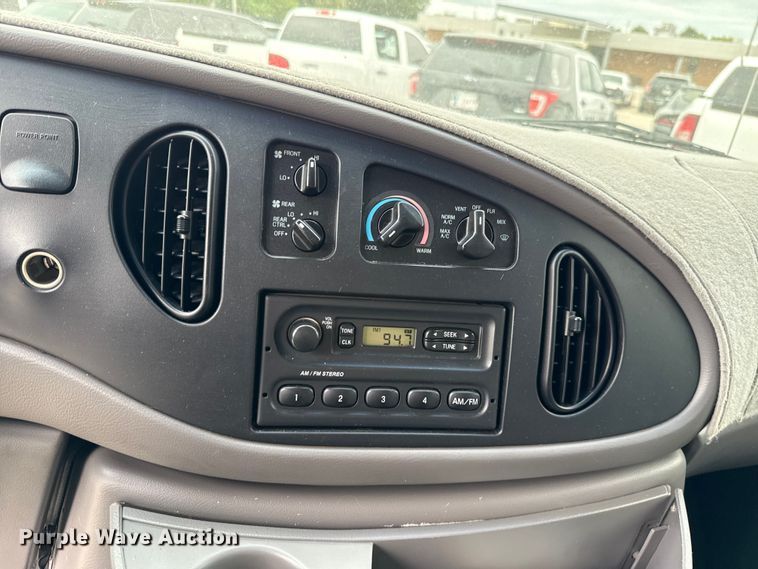 image for item EU2009 1999 Ford E350 van