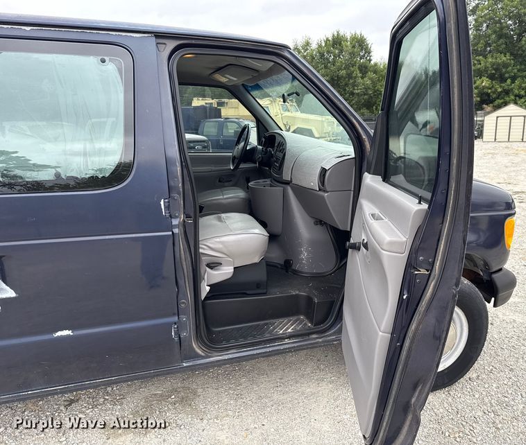image for item EU2009 1999 Ford E350 van