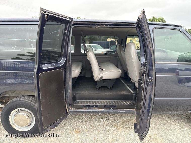 image for item EU2009 1999 Ford E350 van