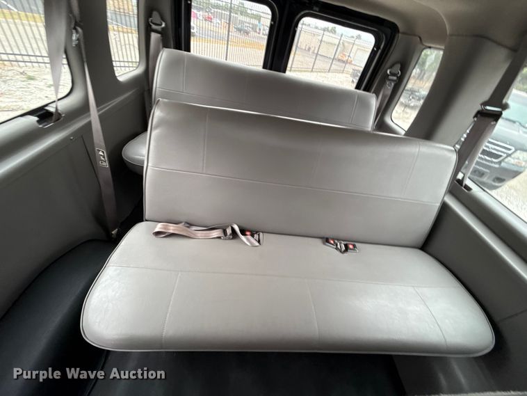 image for item EU2009 1999 Ford E350 van