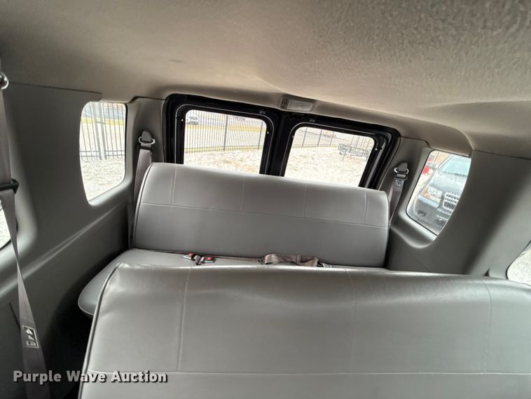 image for item EU2009 1999 Ford E350 van