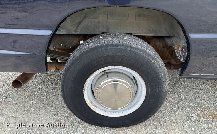 image for item EU2009 1999 Ford E350 van