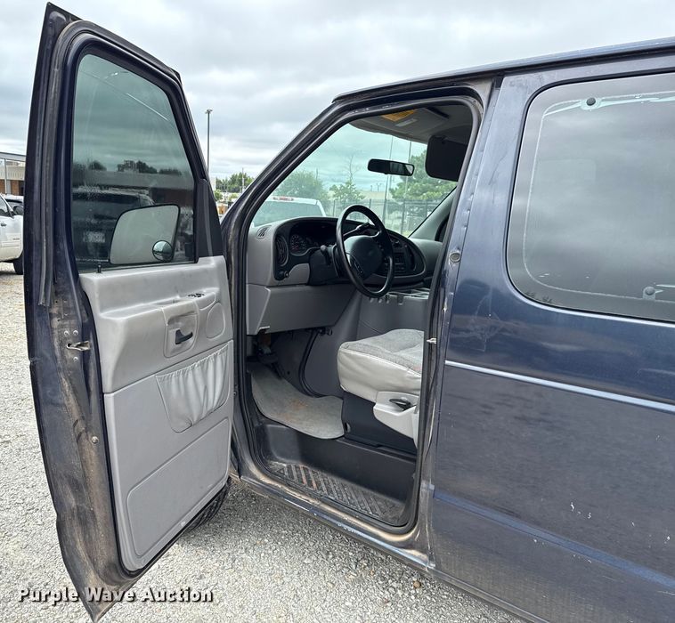 image for item EU2010 2000 Ford E350 van