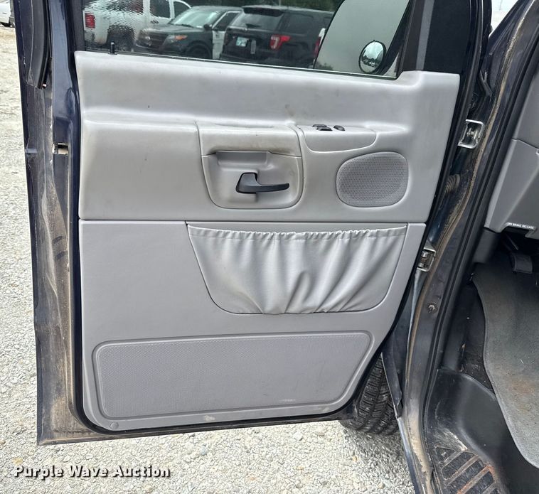 image for item EU2010 2000 Ford E350 van