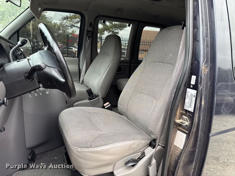 image for item EU2010 2000 Ford E350 van