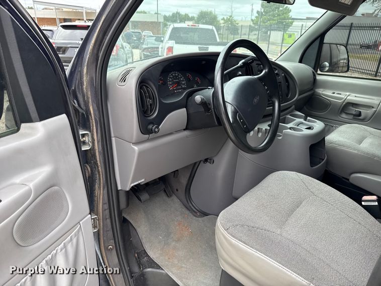 image for item EU2010 2000 Ford E350 van