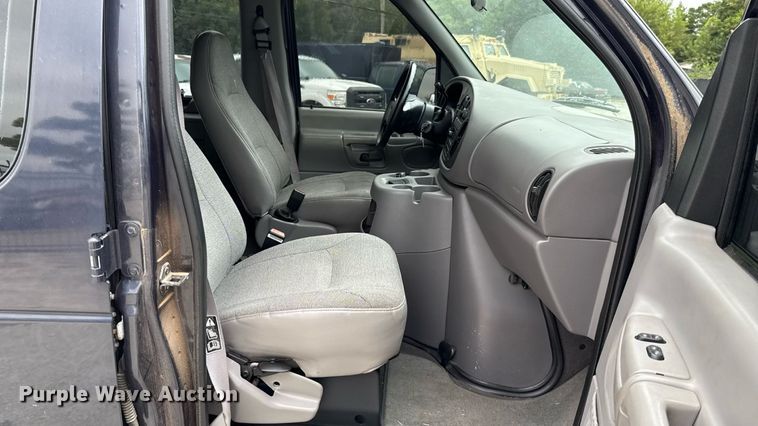 image for item EU2010 2000 Ford E350 van