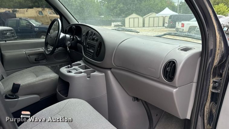 image for item EU2010 2000 Ford E350 van