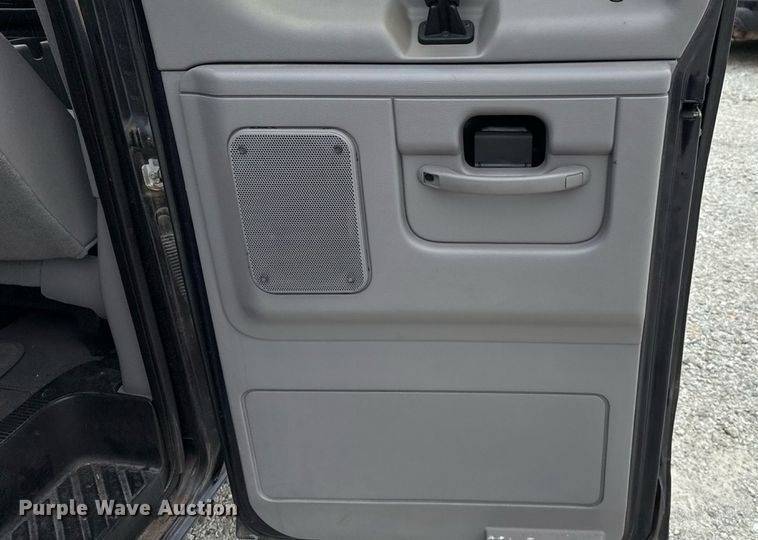 image for item EU2010 2000 Ford E350 van