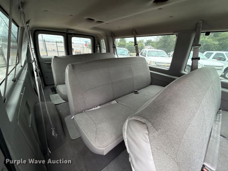 image for item EU2010 2000 Ford E350 van