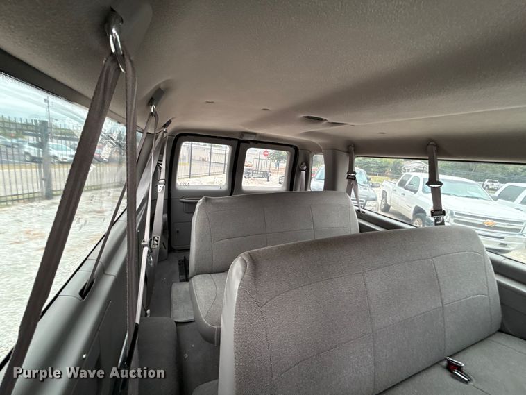 image for item EU2010 2000 Ford E350 van