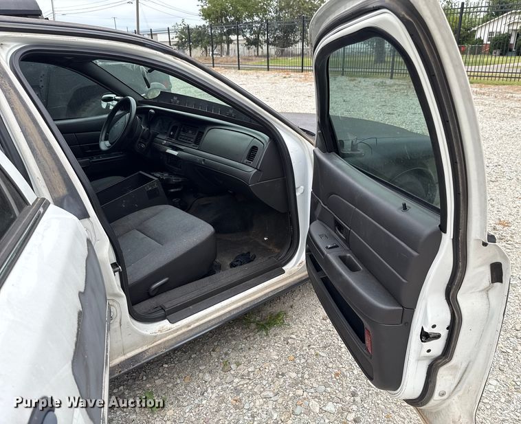 image for item EU2012 2011 Ford Crown Victoria Police Interceptor 