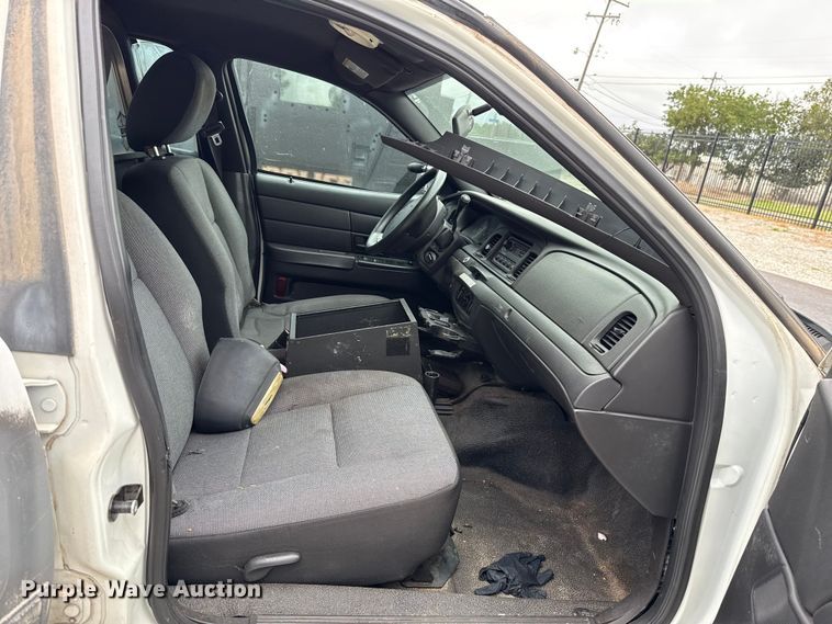 image for item EU2012 2011 Ford Crown Victoria Police Interceptor 