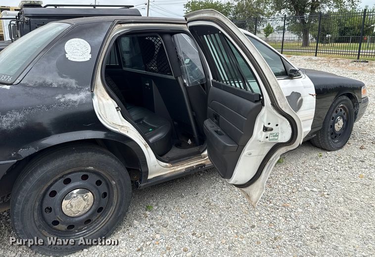 image for item EU2012 2011 Ford Crown Victoria Police Interceptor 