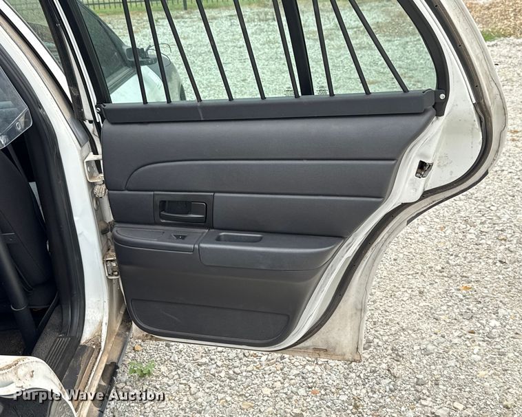 image for item EU2012 2011 Ford Crown Victoria Police Interceptor 