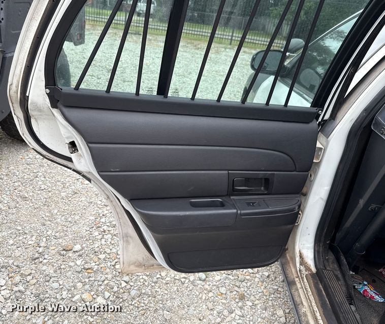 image for item EU2012 2011 Ford Crown Victoria Police Interceptor 